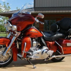 2010 Harley-Davidson FLHTCUSE5 CVO Ultra Classic Electra Glide