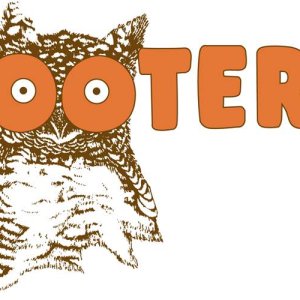 hooters_3