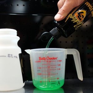 How to use a foam gun to wash your car Mike Phillips