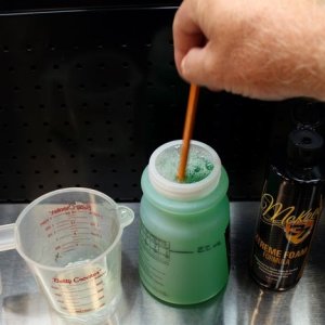 How to use a foam gun to wash your car Mike Phillips