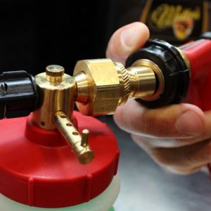 How to use a foam gun to wash your car Mike Phillips