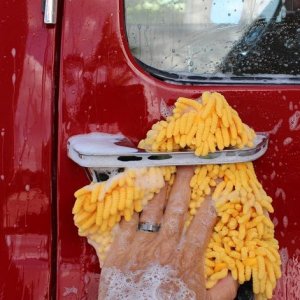 How to use a foam gun to wash your car Mike Phillips