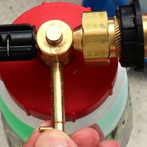 How to use a foam gun to wash your car Mike Phillips