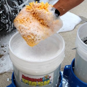 How to use a foam gun to wash your car Mike Phillips