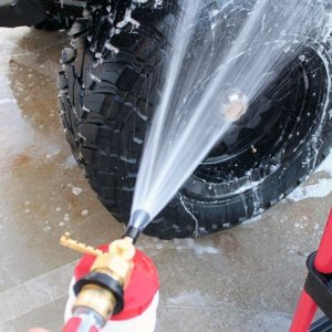 How to use a foam gun to wash your car Mike Phillips