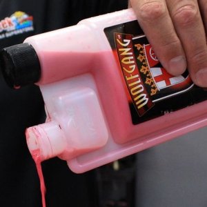 How to use a rinseless wash to clean your car
