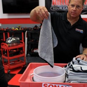 How to use a rinseless wash to clean your car
