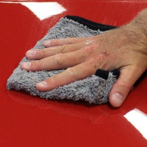 How to use a rinseless wash to clean your car