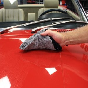 How to use a rinseless wash to clean your car