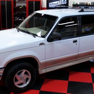1993 Ford Explorer - Extreme Makeover Mike Phillips Autogeek