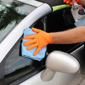 Griots Fine Glass Polish Removing water spots Mike Phillips