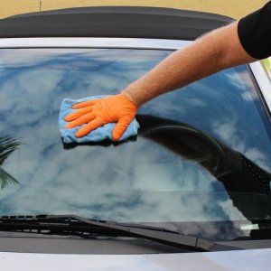 Griots Fine Glass Polish Removing water spots Mike Phillips