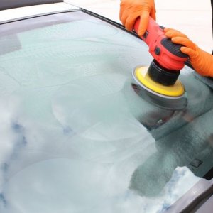 Griots Fine Glass Polish Removing water spots Mike Phillips