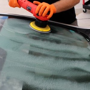 Griots Fine Glass Polish Removing water spots Mike Phillips