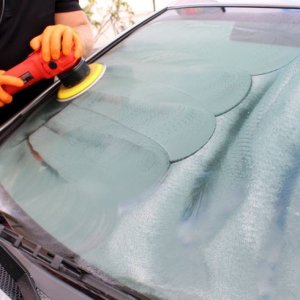 Griots Fine Glass Polish Removing water spots Mike Phillips