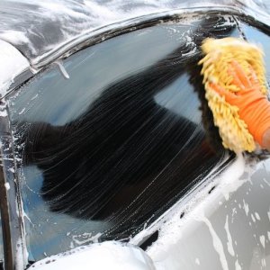 Griots Fine Glass Polish Removing water spots Mike Phillips