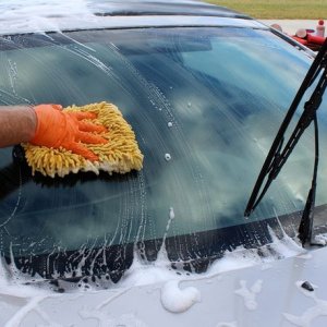 Griots Fine Glass Polish Removing water spots Mike Phillips