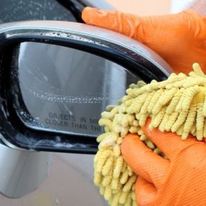 Griots Fine Glass Polish Removing water spots Mike Phillips