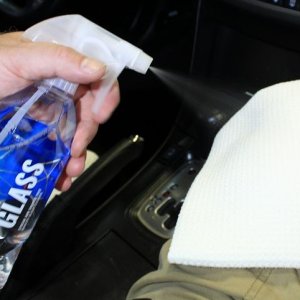GYEON Glass Cleaner Removing the happy face in Vinyl Fog