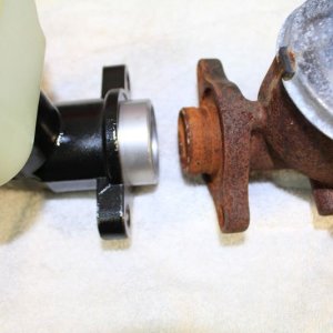 Master_cylinder_04
