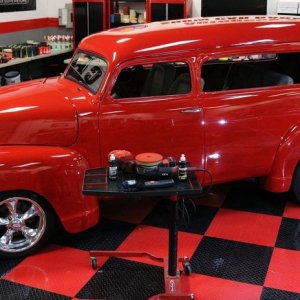 Wetsanding 1948 Chevy Suburban Streetrod Mike Phillips