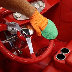 Technique tip for cleaning your cars steering wheel