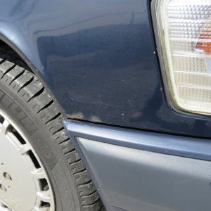 1992 Mercedes-Benz 190 E | 1997cc | midnight blue 904