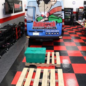 Detailing Classes Learn to detail cars with Mike Phillips at Autogeek