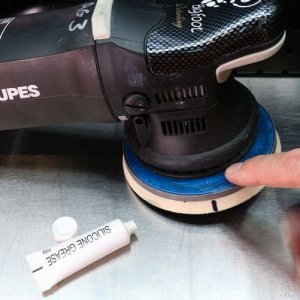How to lubricate the shroud on long stroke polishers