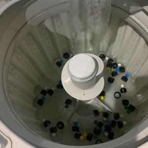 Washing RUPES self cleaningi bottle caps