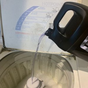 Washing RUPES self cleaningi bottle caps