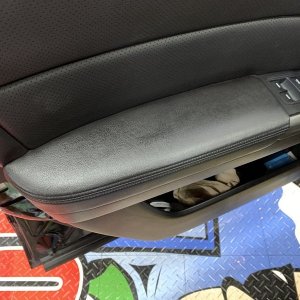 Review Letherique Leather Rejuvenator and Pristine Clean