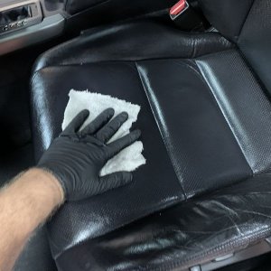 Review Letherique Leather Rejuvenator and Pristine Clean