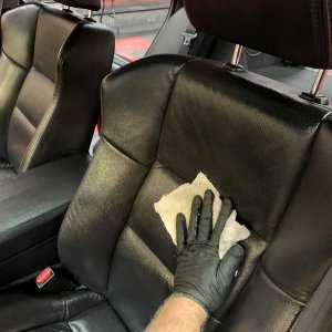 Review Letherique Leather Rejuvenator and Pristine Clean