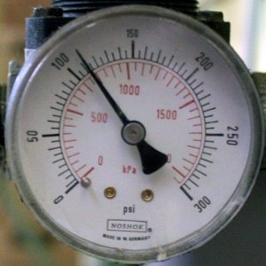 Air-powered DA Sander