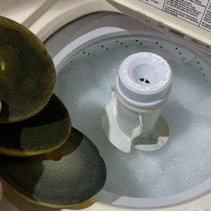 Single Stage Paint Removed from Buffing Pads Washing