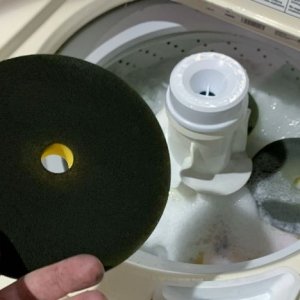 Single Stage Paint Removed from Buffing Pads Washing