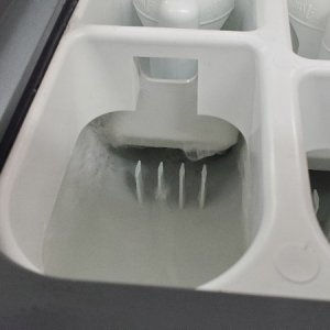 Detergent_Dispenser_Flushing_Water