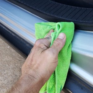 Drivers_Door_Jamb_Cleaning