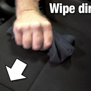 Review Pinnacle Black Label Alcantara Cleaner and Protectant
