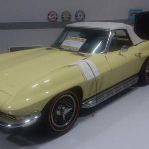 Mellow Yellow 2-door Chevy Dr. Beasleys Z1 Corrected Sealed 1965 Corvette