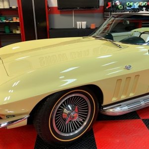 Mellow Yellow 2-door Chevy Dr. Beasleys Z1 Corrected Sealed 1965 Corvette