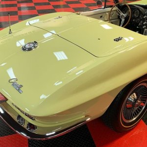 Mellow Yellow 2-door Chevy Dr. Beasleys Z1 Corrected Sealed 1965 Corvette