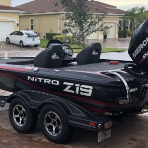 Nitro Bass Tracker Fishing Boat