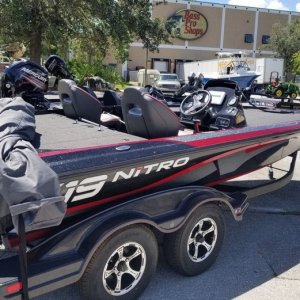 Nitro Bass Tracker Fishing Boat