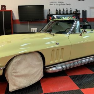 Mellow Yellow 2-door Chevy Dr. Beasleys Z1 Corrected Sealed 1965 Corvette