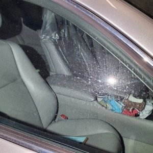 Lexus_Front_Passenger_Glass_Water_Spots