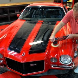 Mike Phillips using the Griots BOSS 15 Z28 Camaro