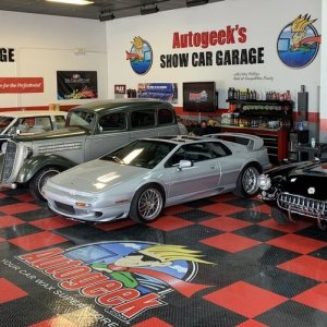 Mike Phillips Detailing Classes no chairs hands on