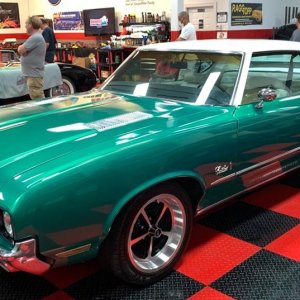 1972 Cutlass Wetsanding by Mike Phillips